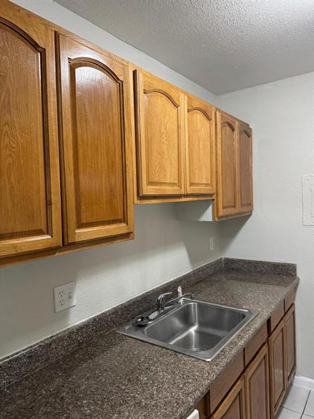 2404 NW 39th Way Image