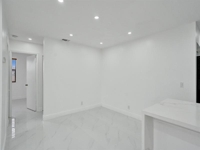 Photo: 19 of 24