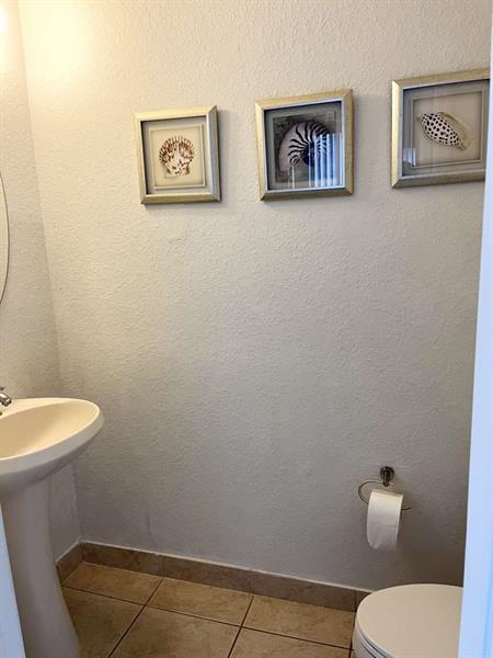 Photo: 9 of 24