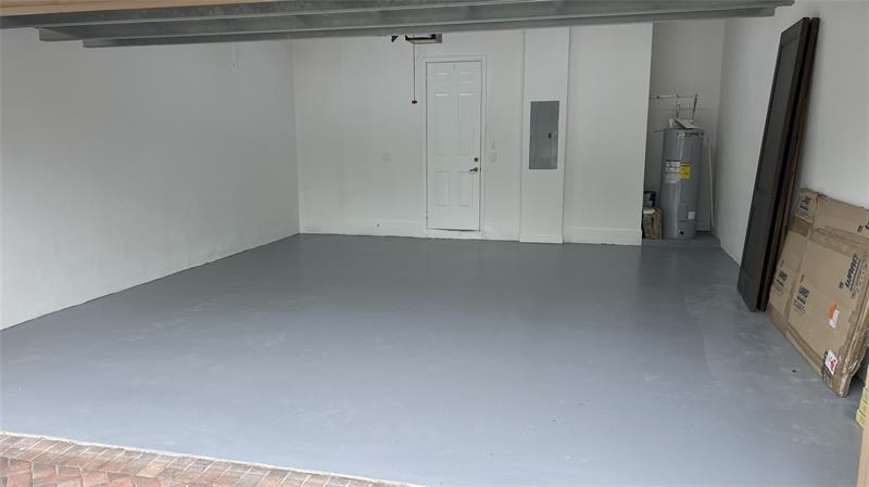 Photo: 8 of 25