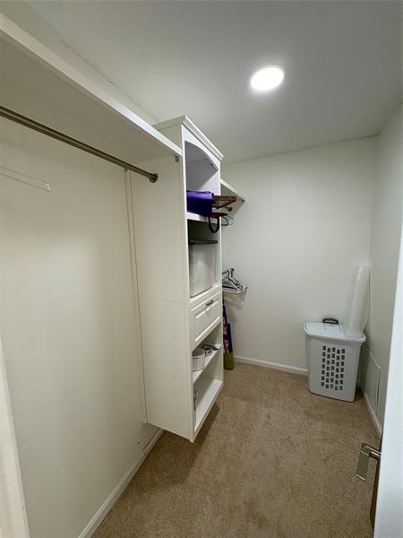 Photo: 20 of 27