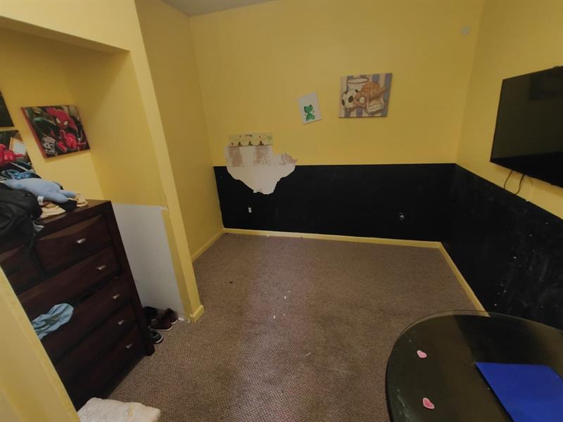 Photo: 7 of 24