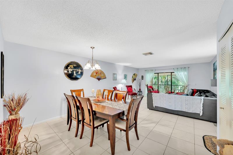 9278 VISTA DEL LAGO F #F Image