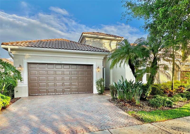 7404 NW 114th Ter