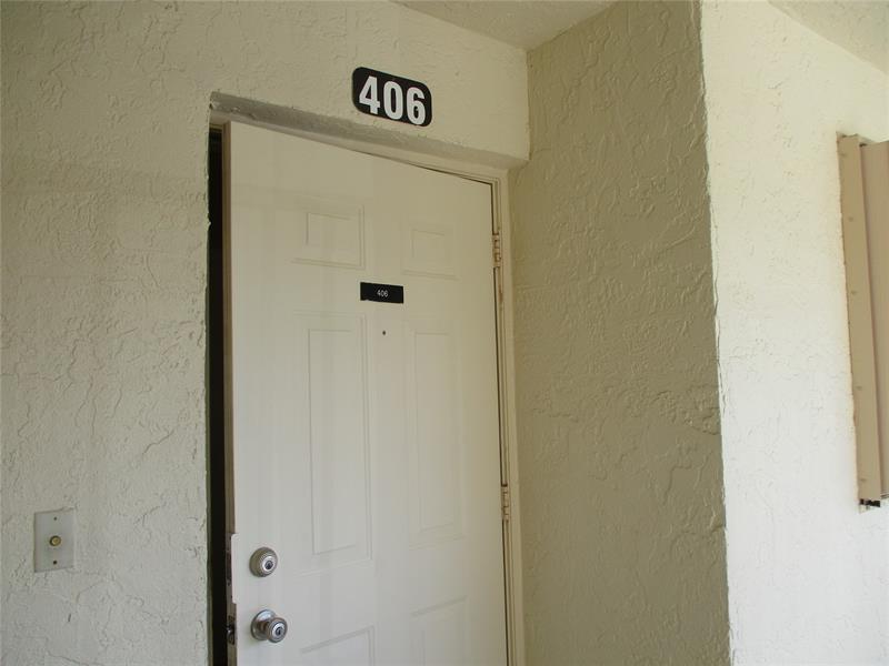 Photo: 8 of 25