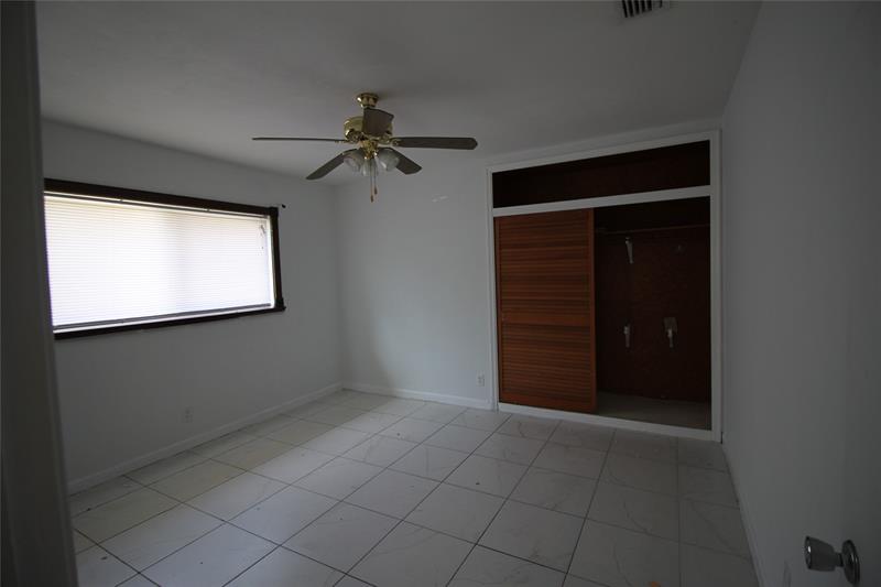 Photo: 20 of 25
