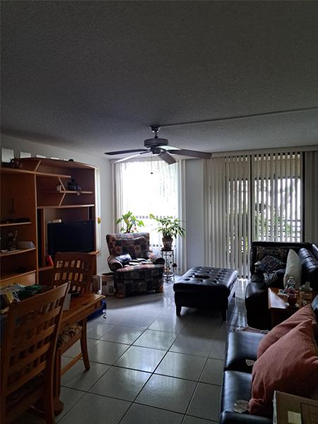 Photo: 2 of 8