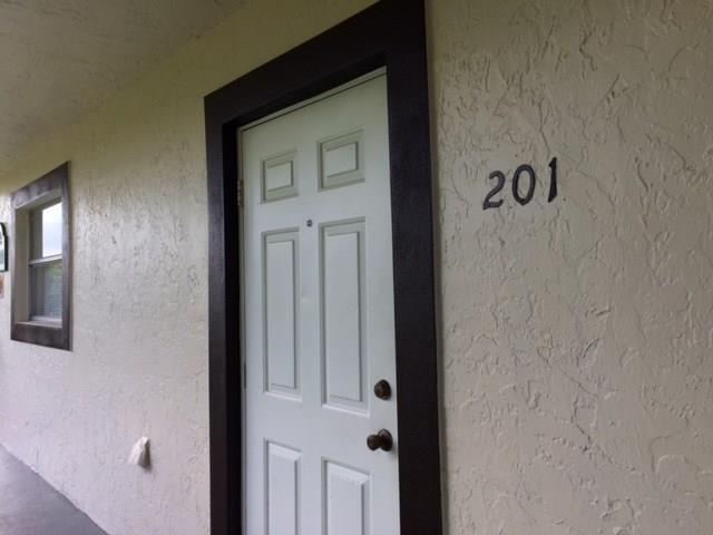 Photo: 6 of 7