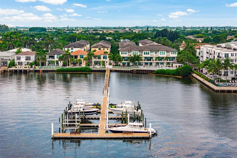 608 Windward Circle S