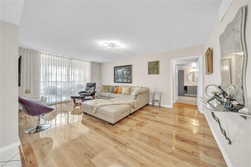 100 Golden Isles Dr #611