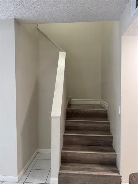 Photo: 15 of 24