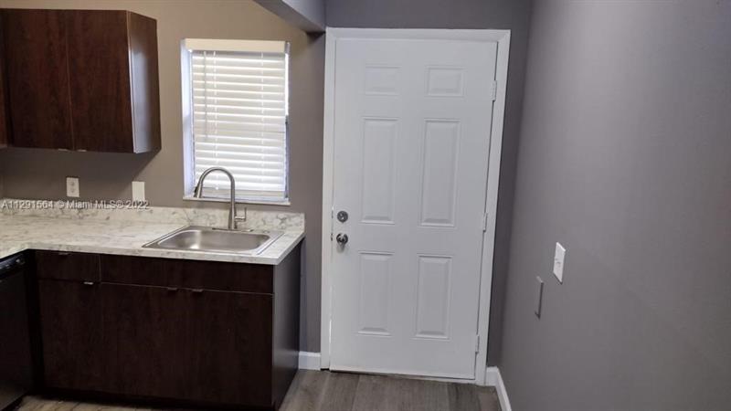 617 Ixoria Avenue #2