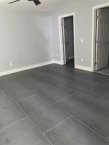 Photo: 10 of 28
