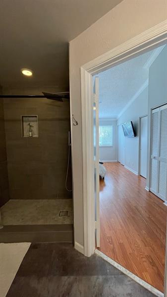 Photo: 20 of 24