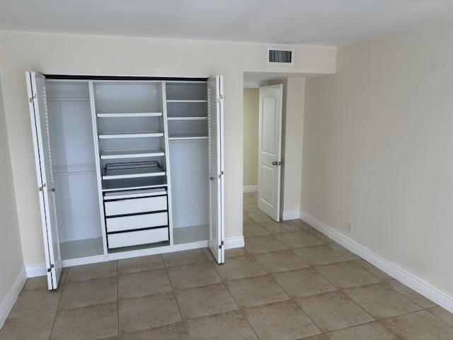 Photo: 10 of 24