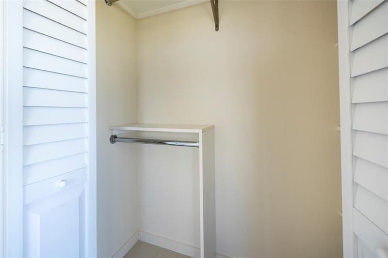 Photo: 16 of 28