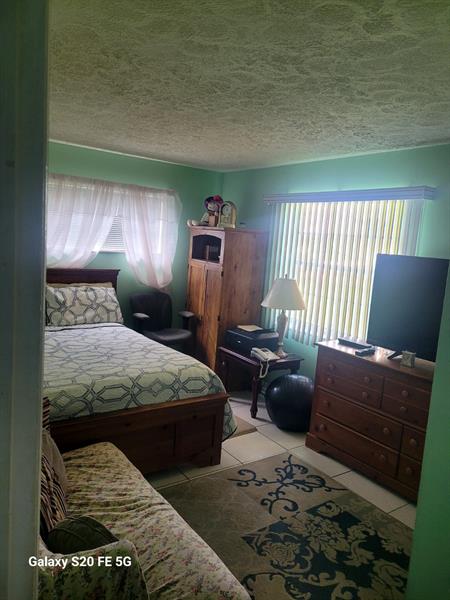 Photo: 7 of 9