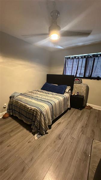 Photo: 15 of 25