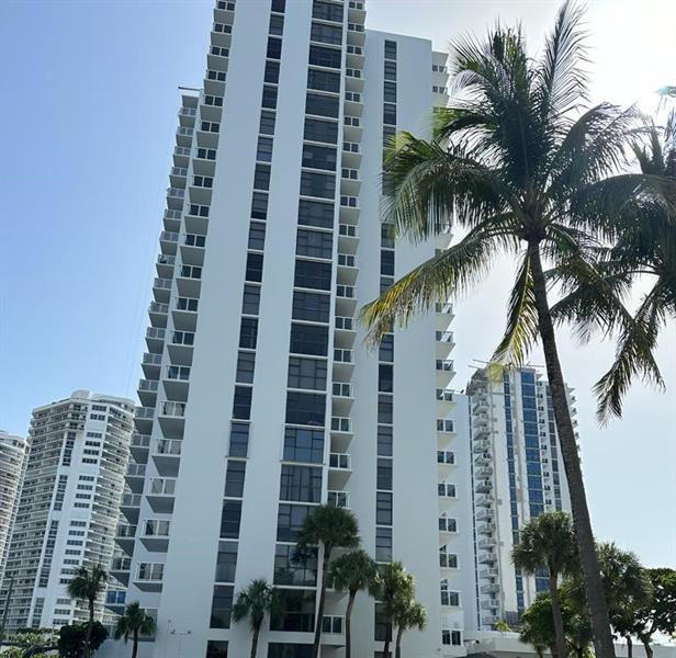 20505 E Country Club Dr #637