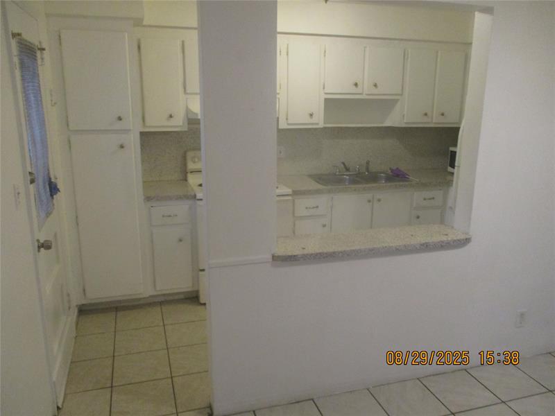 Photo: 5 of 21