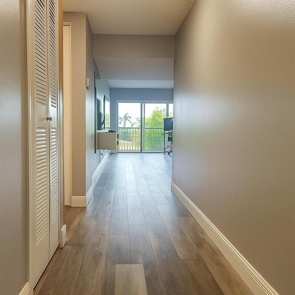 Photo: 5 of 24
