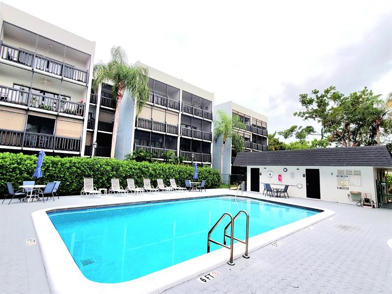 1021 Mockingbird Ln #406