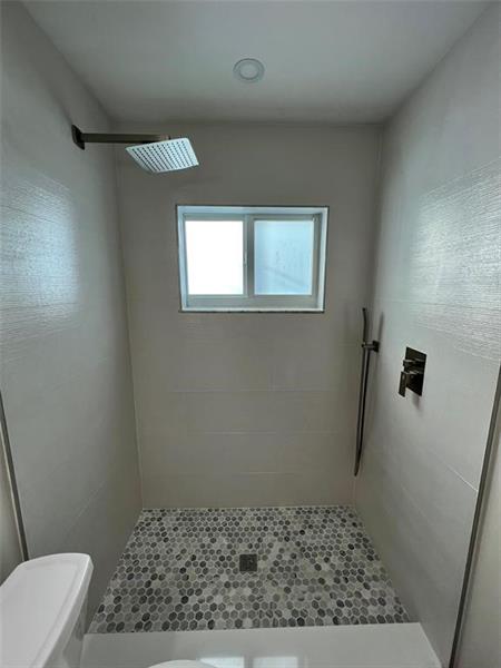 Photo: 16 of 26
