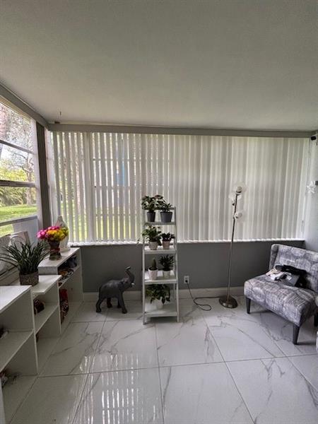 Photo: 20 of 24