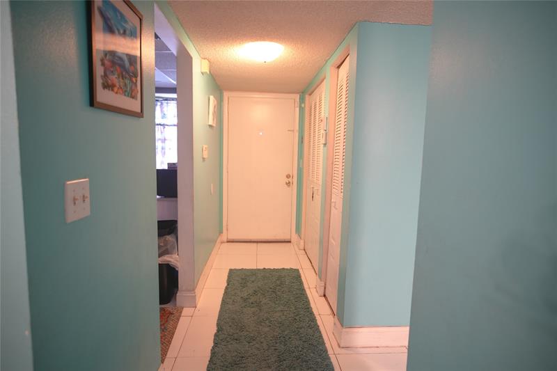 Photo: 7 of 28