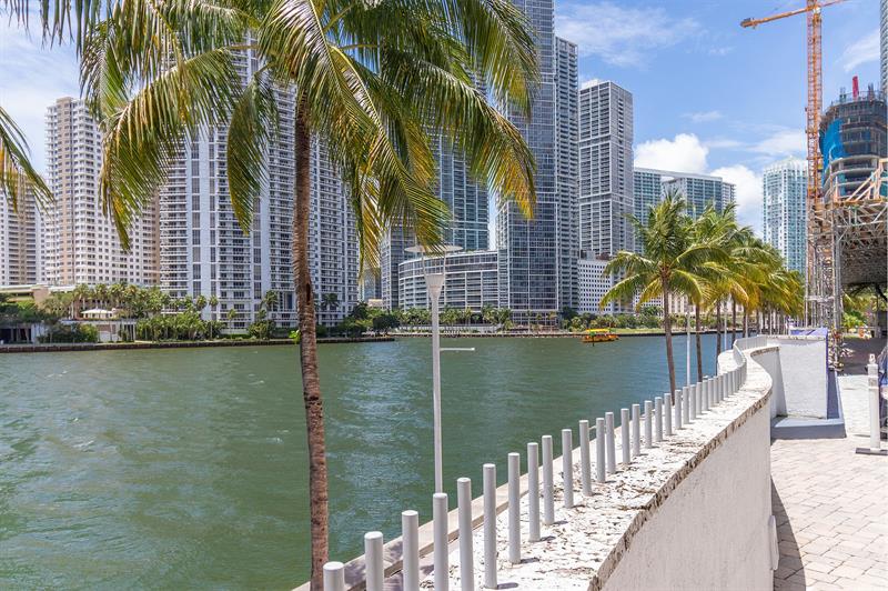 335 S Biscayne Blvd #2400