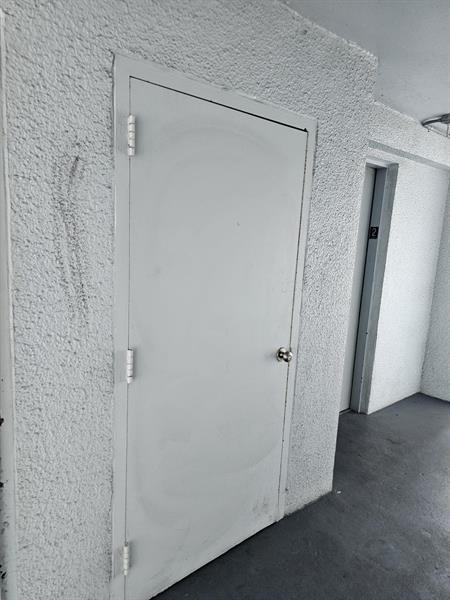 Photo: 13 of 30