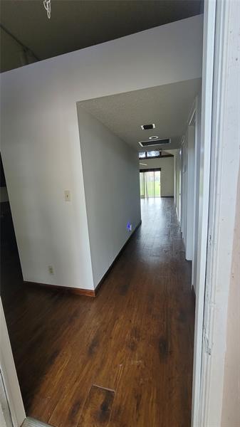 Photo: 7 of 27