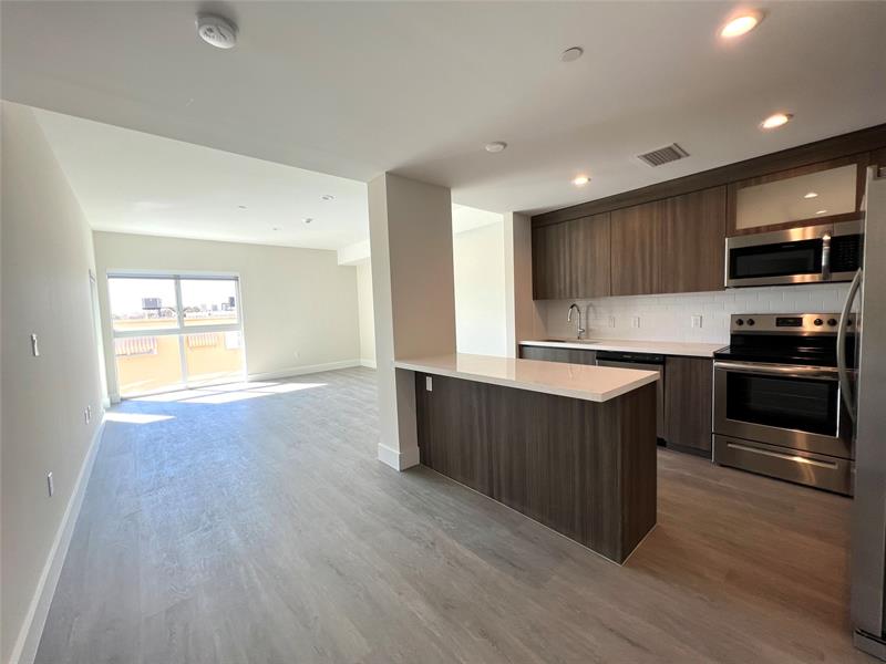 1938 Jackson St #305