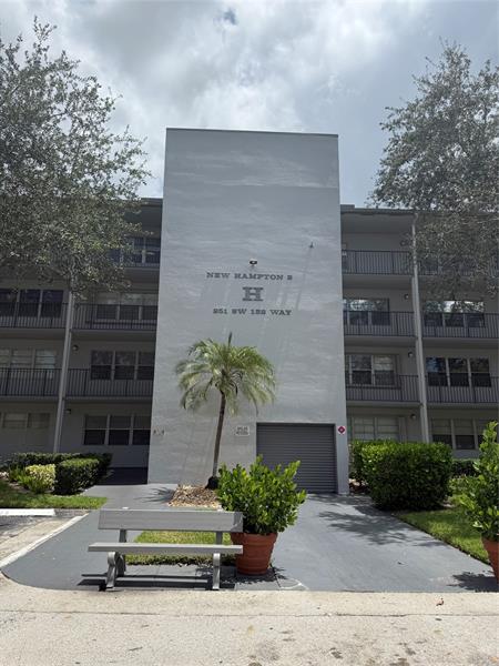 251 SW 132nd Way #108H Image