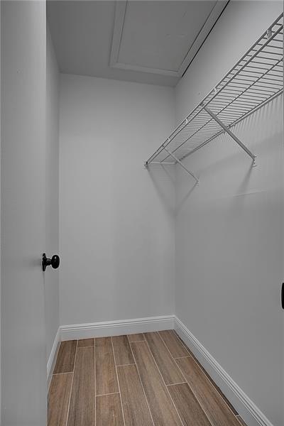 Photo: 15 of 27