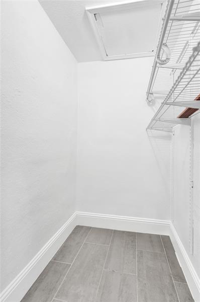Photo: 14 of 31