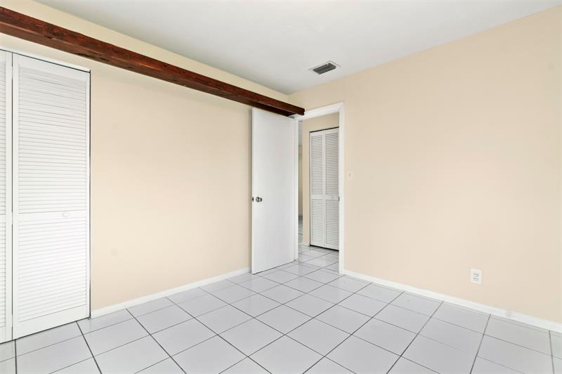 Photo: 18 of 36