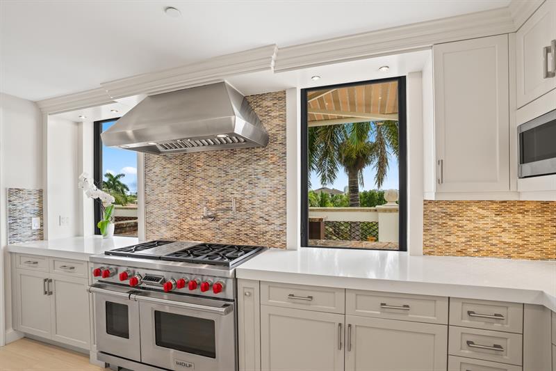 1532 SE 12th St #PH-1