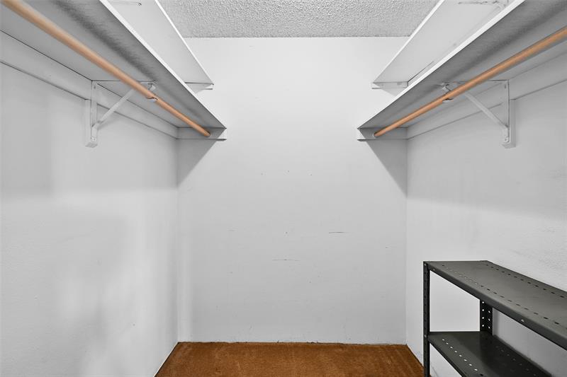 Photo: 25 of 49