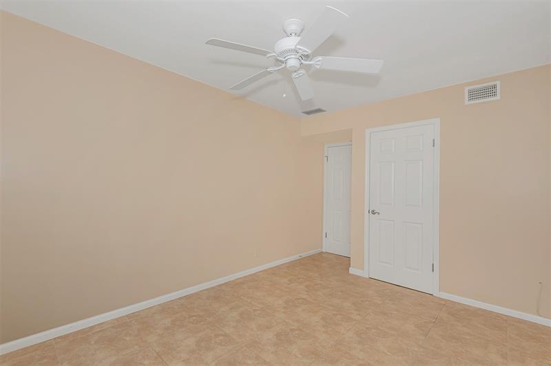 Photo: 20 of 26