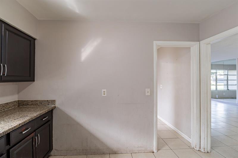 Photo: 4 of 26