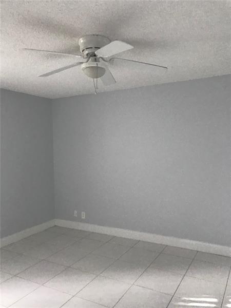 Photo: 16 of 24