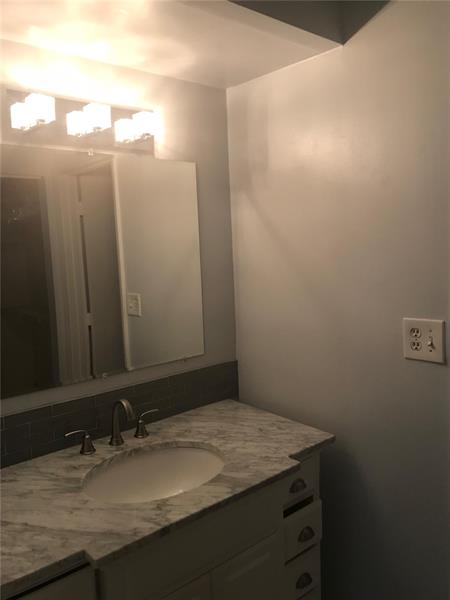 Photo: 18 of 24