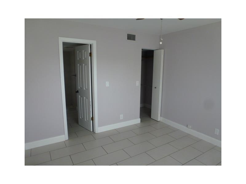 Photo: 18 of 26