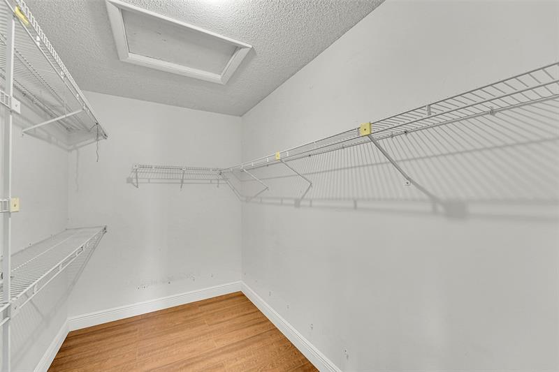 Photo: 13 of 63