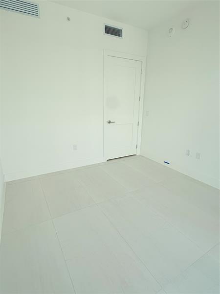 Photo: 40 of 61