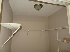Photo: 16 of 26