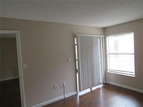 Photo: 5 of 26