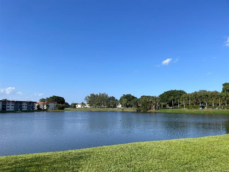 9423 S Hollybrook Lake Dr #203 Image