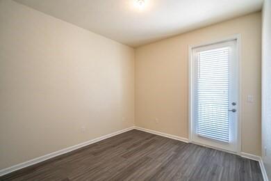Photo: 15 of 22